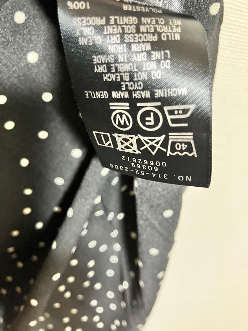 【WEB限定】SHIPS 洗濯機可 サイドプリーツドットワンピース M