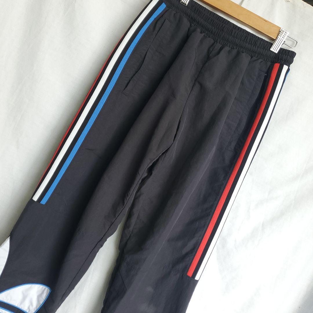 adidas アディダストリコロール　ナイロン パンツトラックパンツ ビッグロゴ