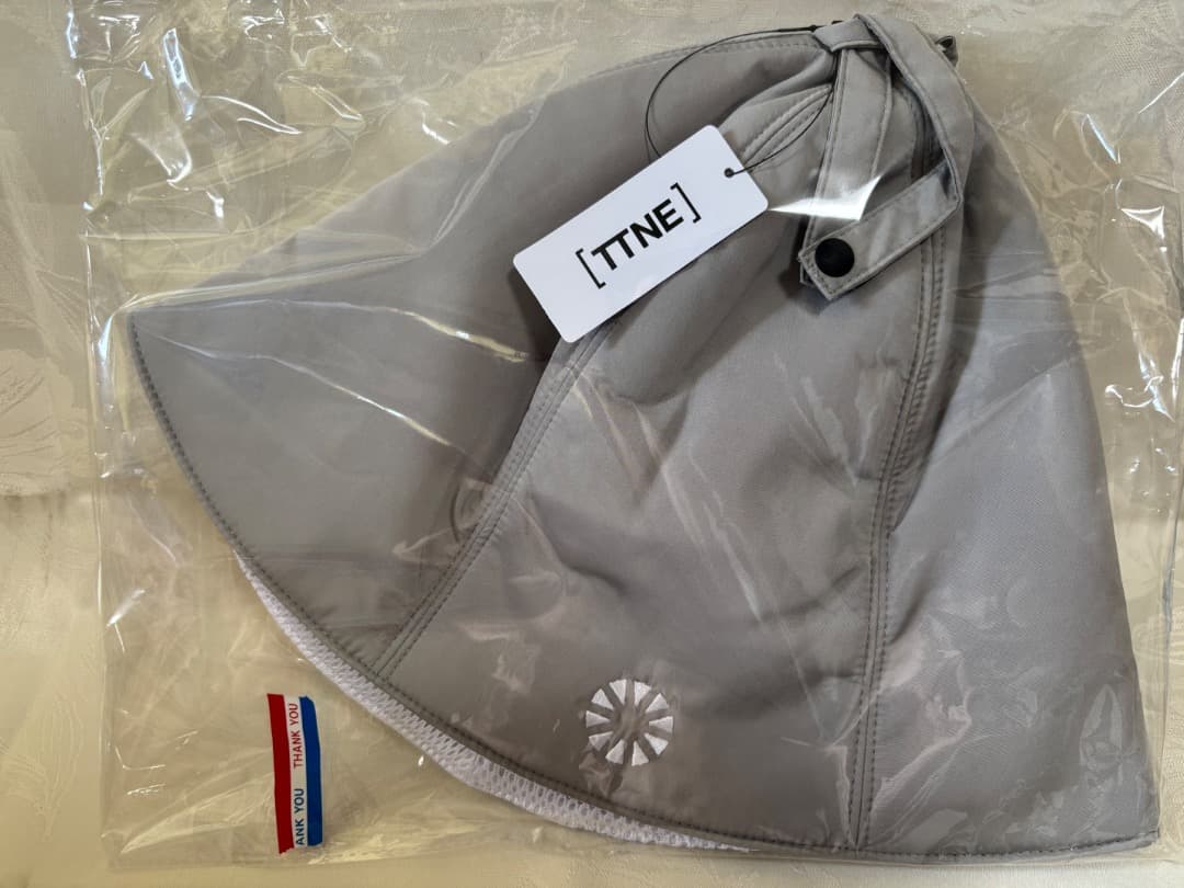 大阪関西万博　会場限定　太陽のつぼみ　サウナハット　シール　グレー　新品未開封