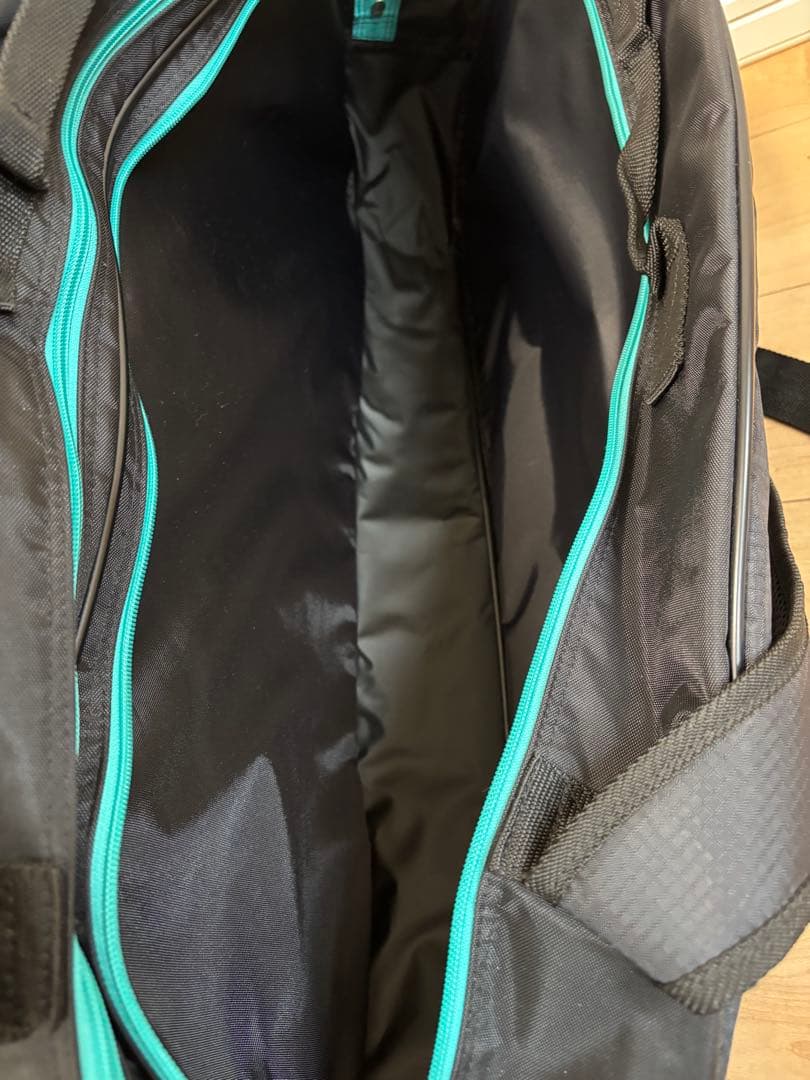 【美品】YONEX ラケットバッグ ブラック　ピーコックグリーン　部活