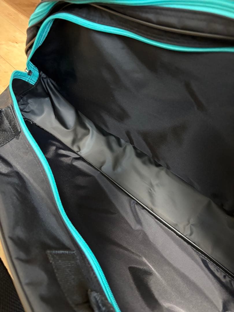 【美品】YONEX ラケットバッグ ブラック　ピーコックグリーン　部活