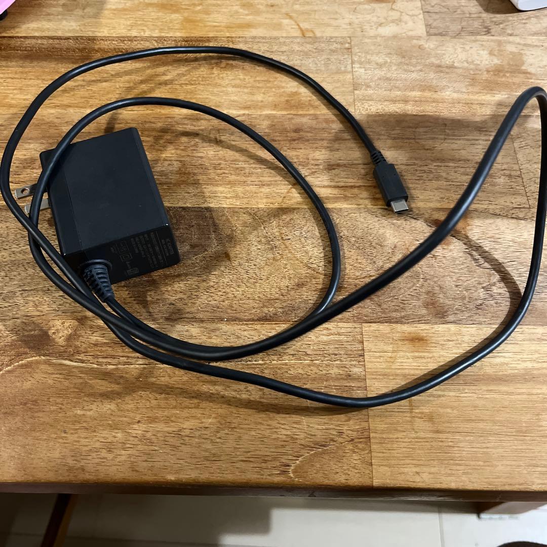 Nintendo Switch 本体とジョイコン、HDMIケーブルセット