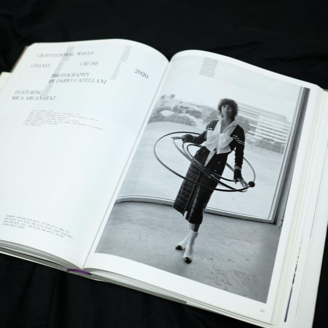 PURPLE COSMOS Hubble Space Telescope 洋書