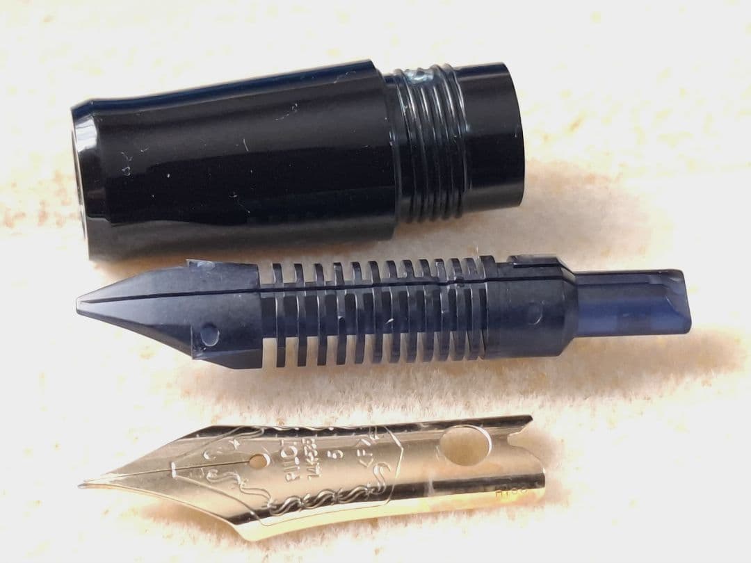 未使用　PILOT　パイロット　万年筆　custom 67　カスタム　F　細字