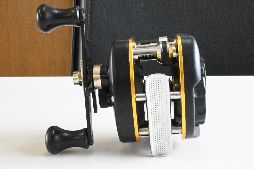 84年 ABU AMBASSADEUR ULTRAMAG XL PLUS 美品