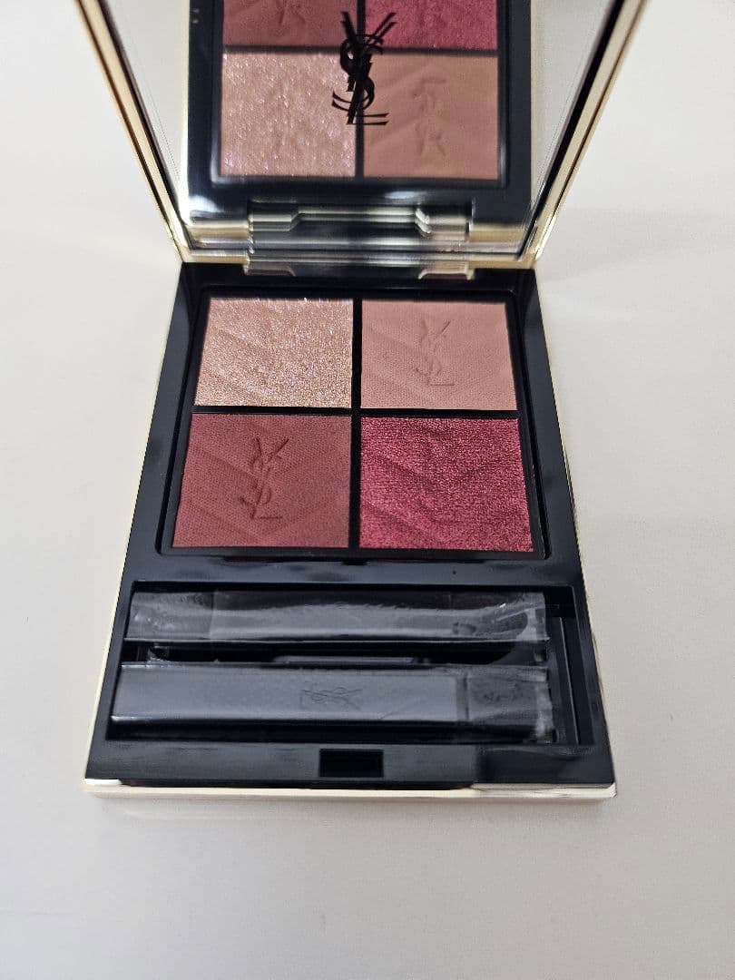 未使用！YSL クチュールミニクラッチ　アイシャドウパレット 820