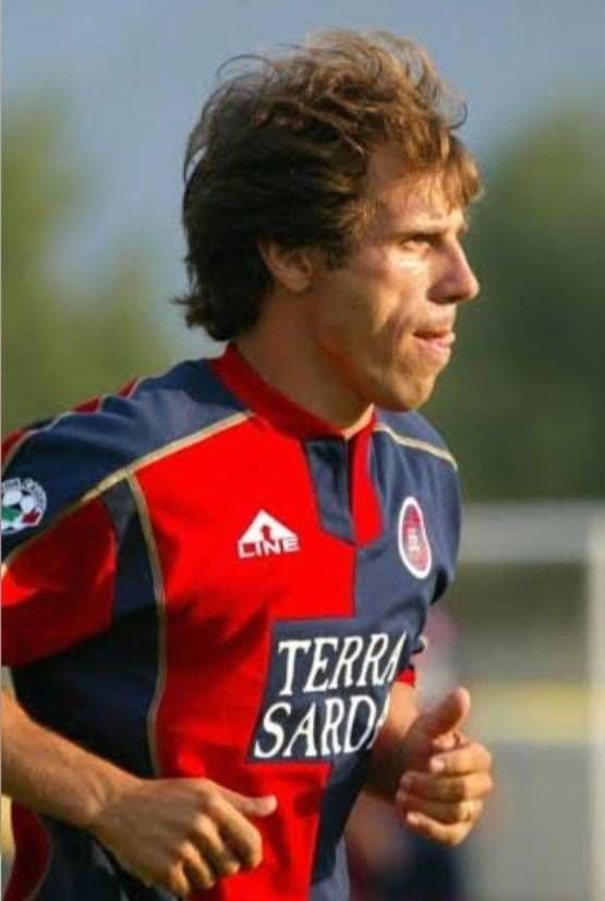 03-04 カリアリ・カルチョ　ゾラ　エーラインオフィシャルユニフォーム