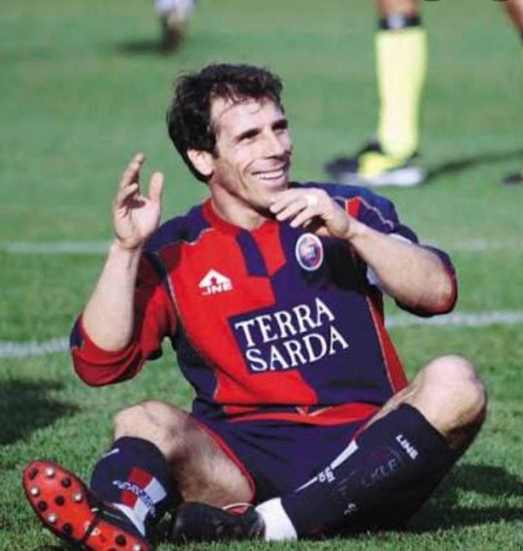 03-04 カリアリ・カルチョ　ゾラ　エーラインオフィシャルユニフォーム