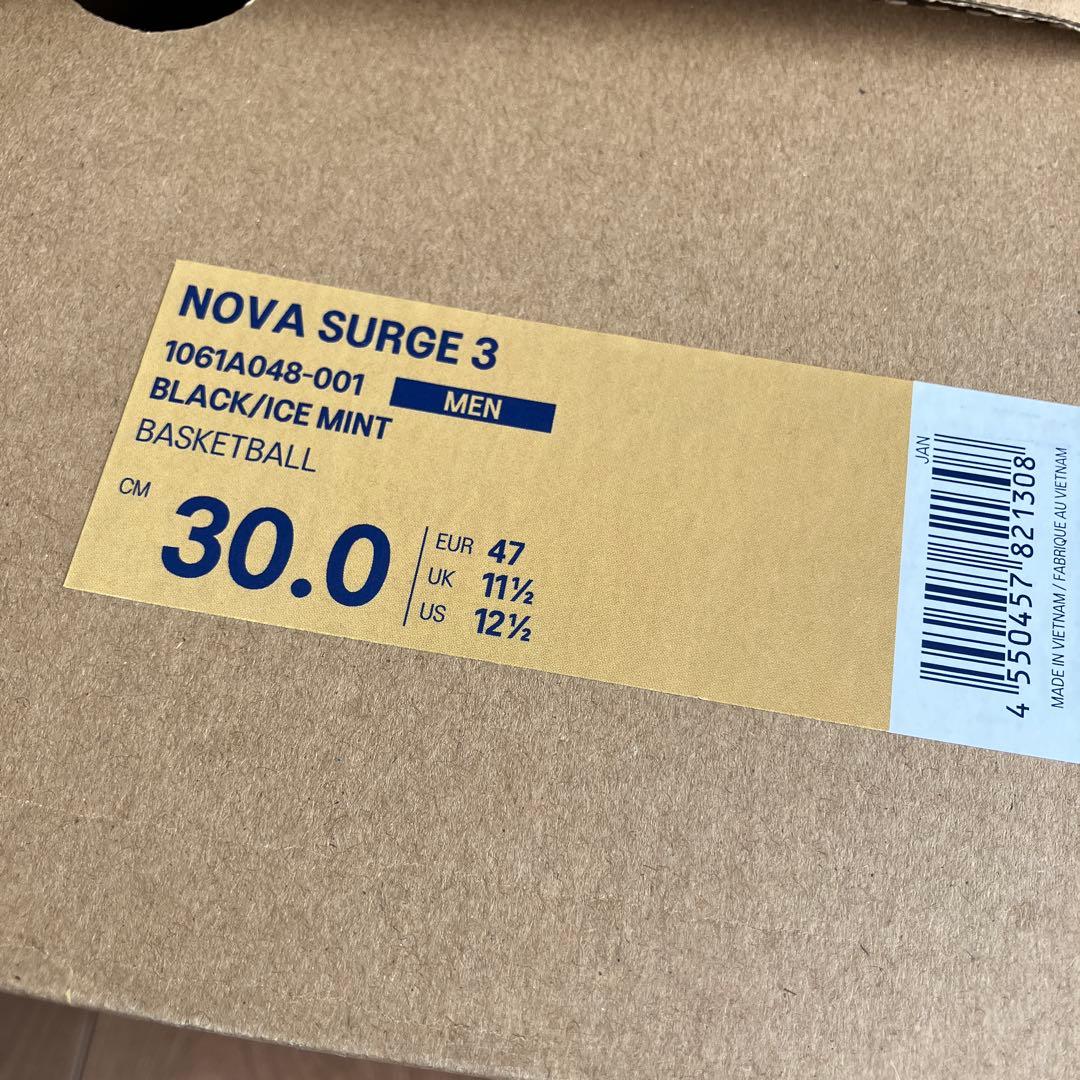 【美品】アシックス　asics NOVASURGE3 30センチ