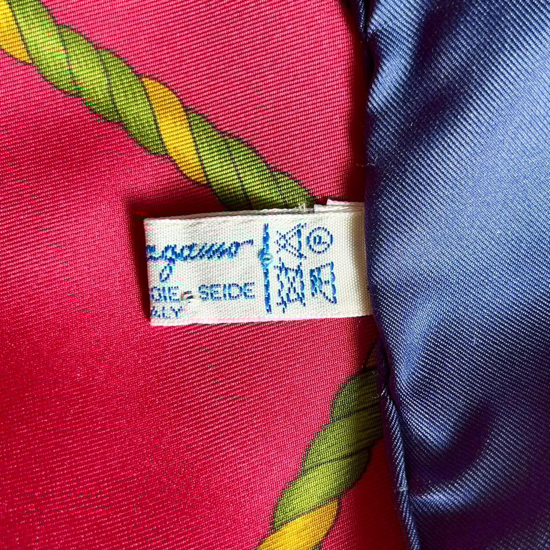 【極美品】サルヴァトーレフェラガモ フェラガモ スカーフ 大判 シルク ストール