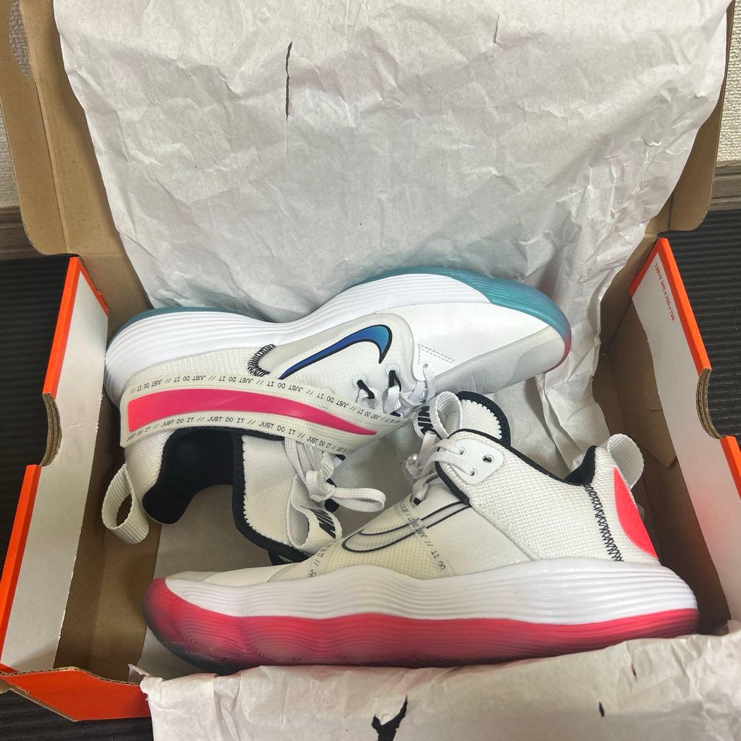 Nike バレーボールシューズ ホワイト/ブルーピンク　未入荷モデル