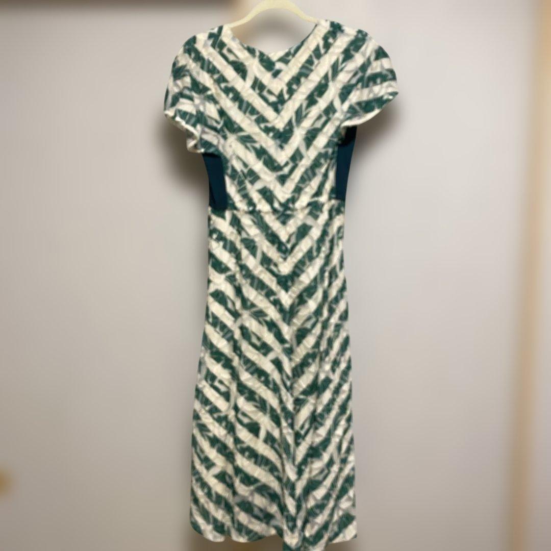 葉柄ストライプノースリーブロングワンピース