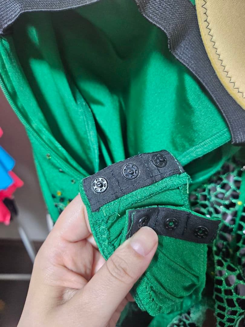 社交ダンス　ラテンドレス　緑