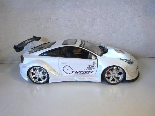 特価 童友社 (1/12) スポコン系 トヨタ CELICA TRD ライト点灯