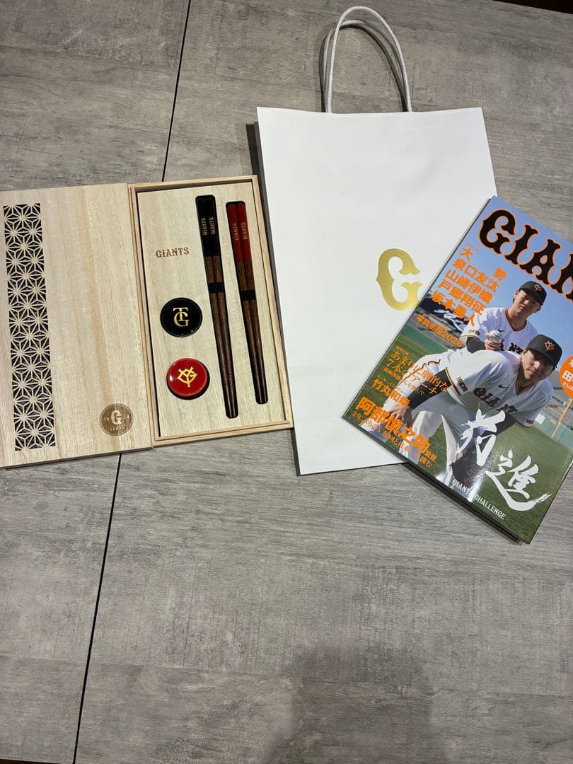 読売巨人軍激励会のお土産　夫婦箸＆箸置きYomiuri Special175