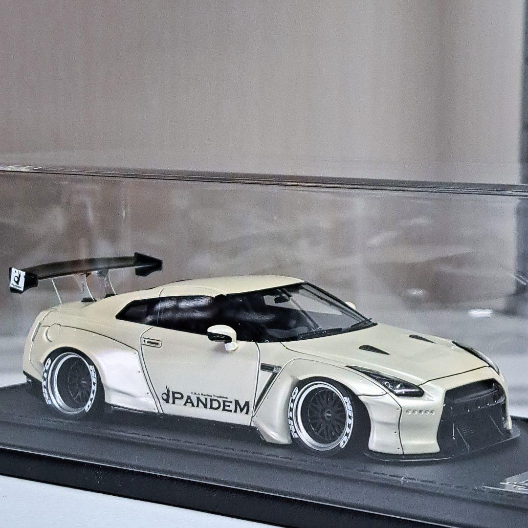 イグニッションモデル 1/43 PANDEM R35 GT-R パールホワイト