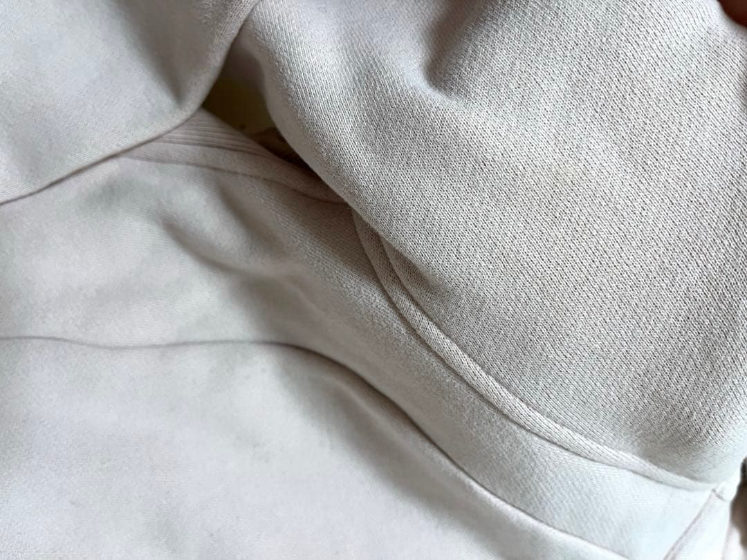 lululemonピンクベージュジップパーカー