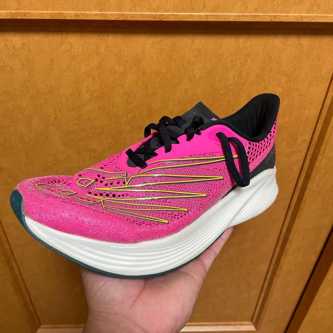 スパイク・シューズ FuelCell RC Elite v2 28cm