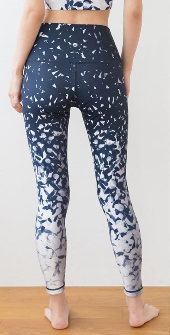 最終価格♪新品☆未使用【SUKALA】レイヤードタンクトップ＆レギンスＳsize