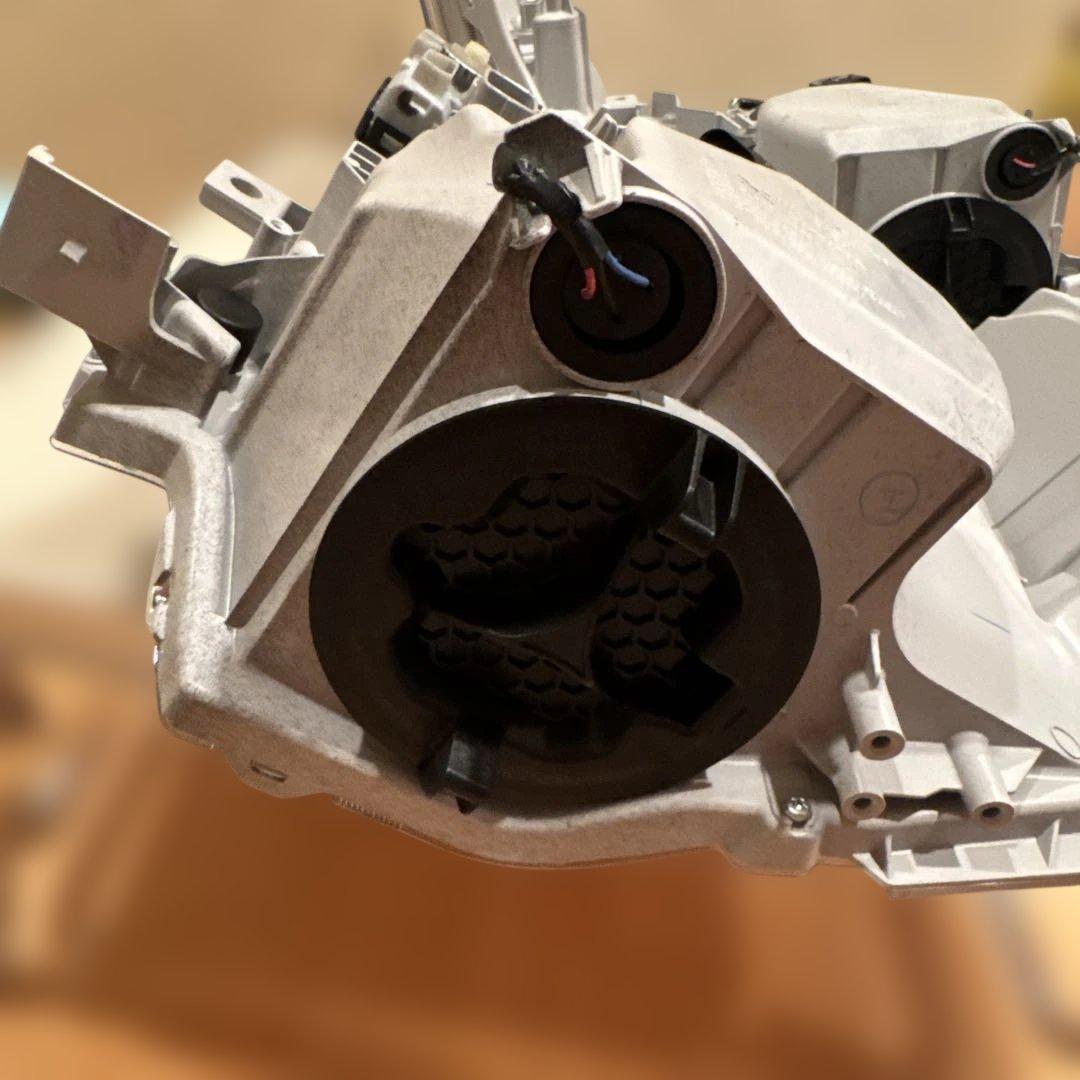 ハイエース　8型　純正へッドライト