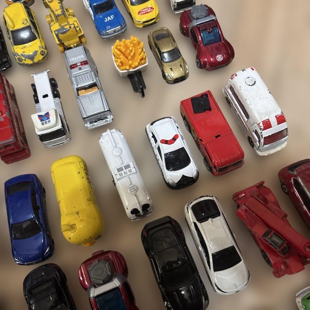 トミカ　１０６台　他　まとめ