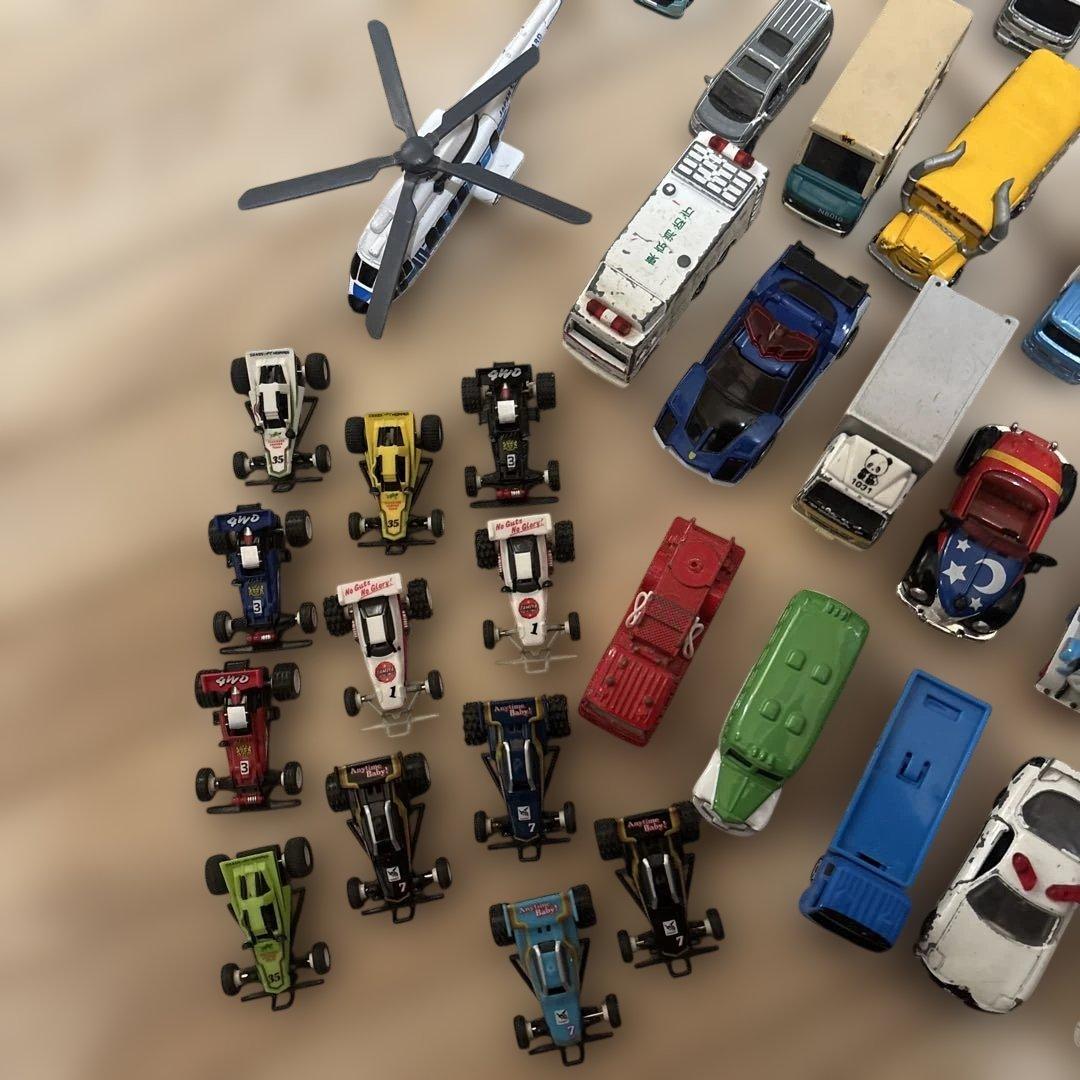 トミカ　１０６台　他　まとめ