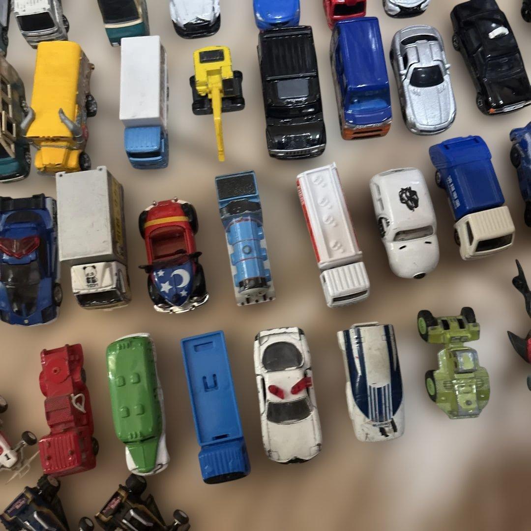 トミカ　１０６台　他　まとめ