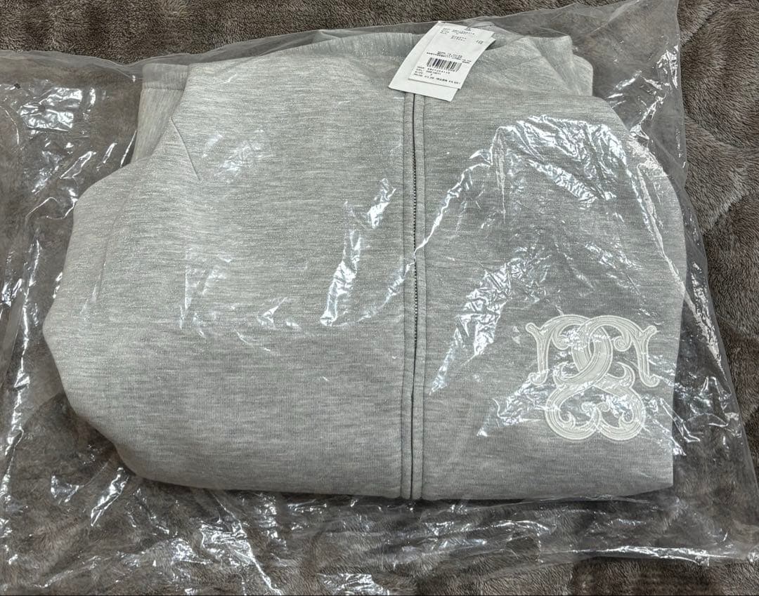 新品未使用タグ付き　SNIDELボリュームパーカー　グレー　ラメ入り