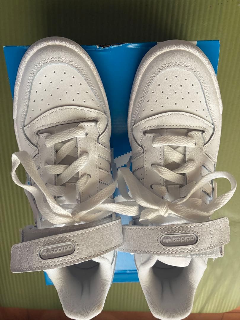 adidas バスケットボールシューズ ホワイト