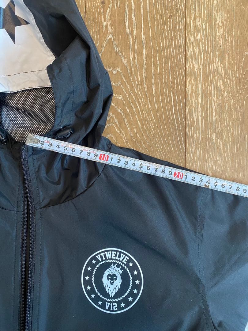超美品 V12 V TWELVE ゴルフウェア ナイロンジャケット メンズ Ｌ