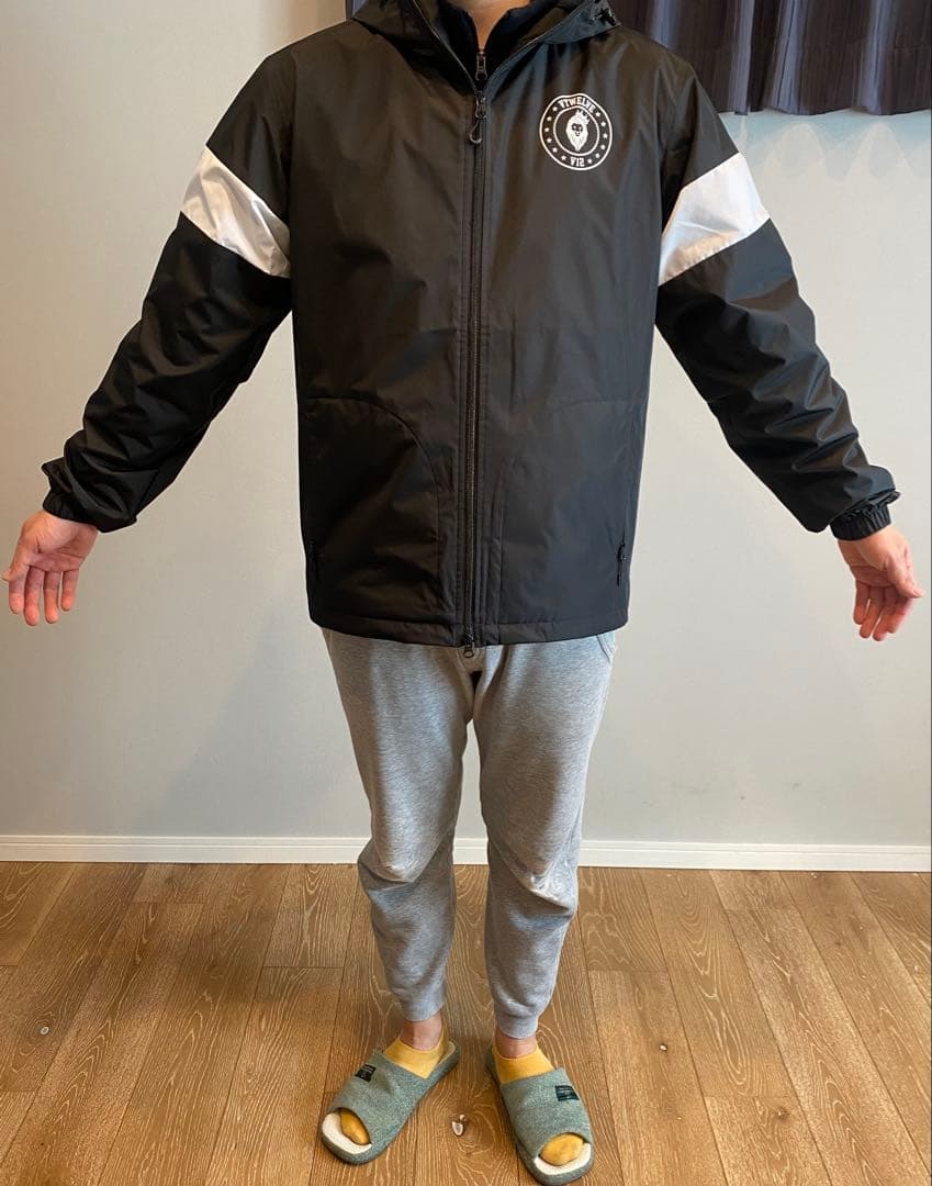 超美品 V12 V TWELVE ゴルフウェア ナイロンジャケット メンズ Ｌ