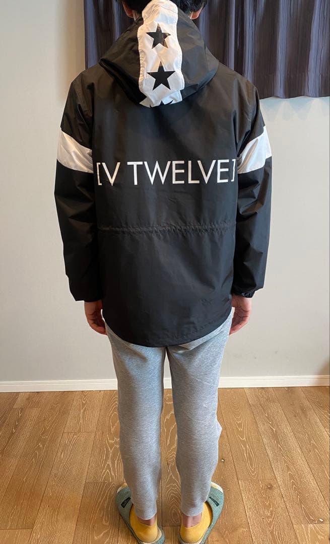 超美品 V12 V TWELVE ゴルフウェア ナイロンジャケット メンズ Ｌ
