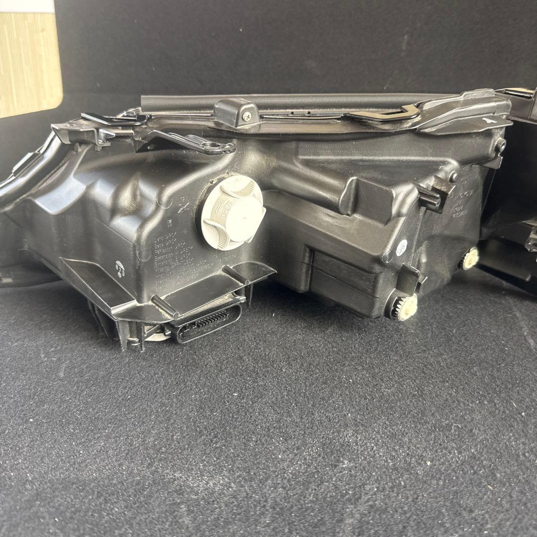 は*が様 ★美品 AXVH70 カムリ★右ヘッドライト 打刻:Ｙ ユニット メッ