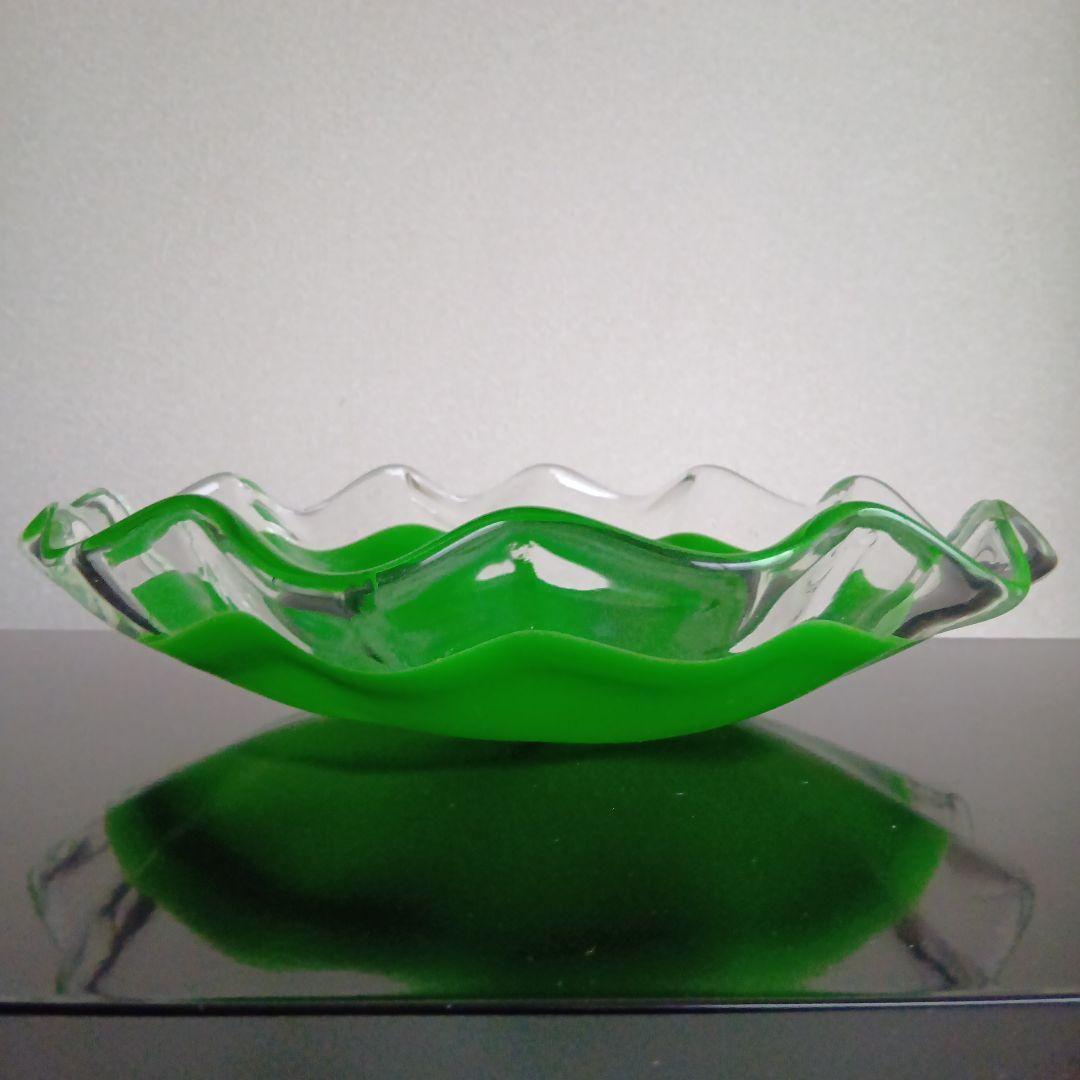 ガラスのフリルエッジプレート２枚☆KURATA クラフトグラス