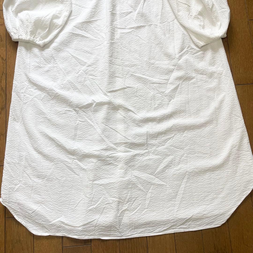 OUR 涼やかなサッカー素材のシャツワンピース　ホワイト