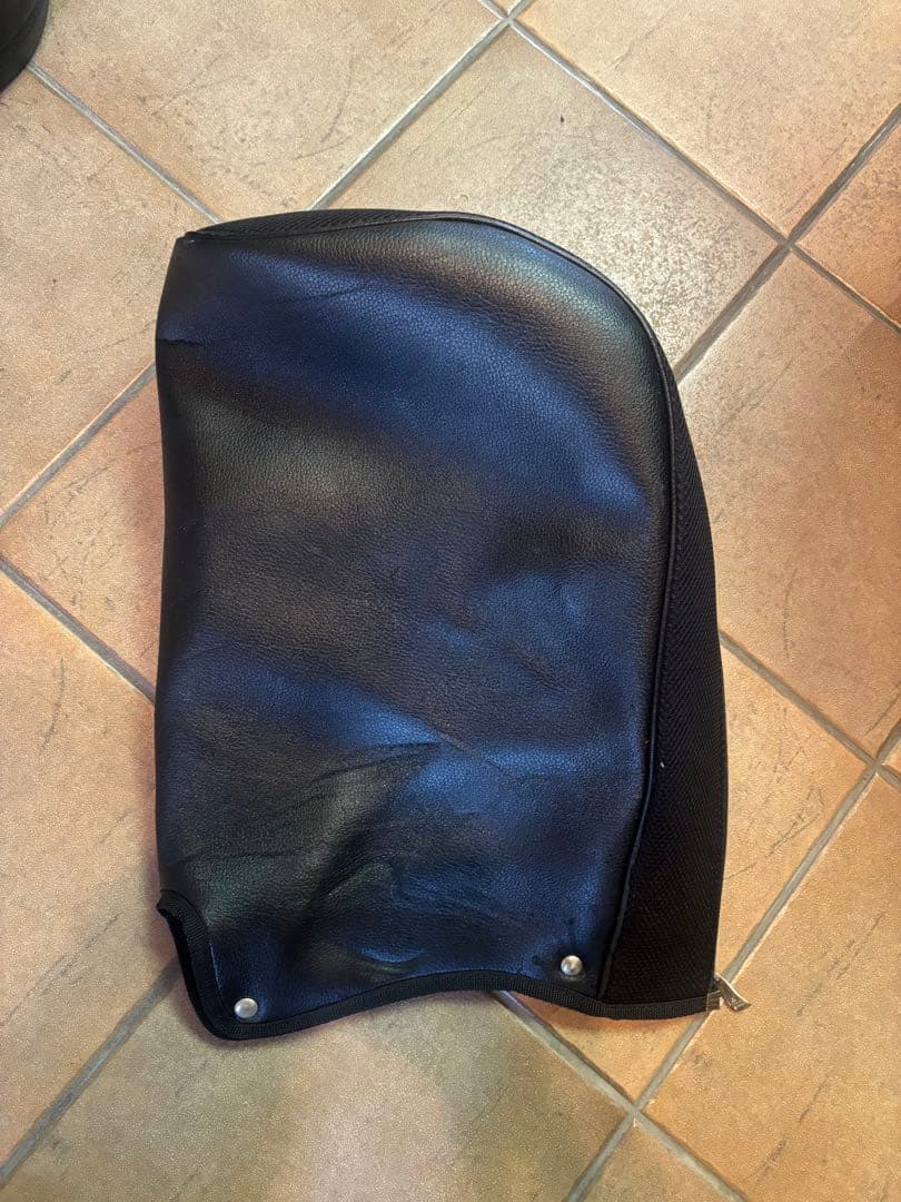 adidas キャディバッグ 黒 3本ストライプ　エナメル合皮