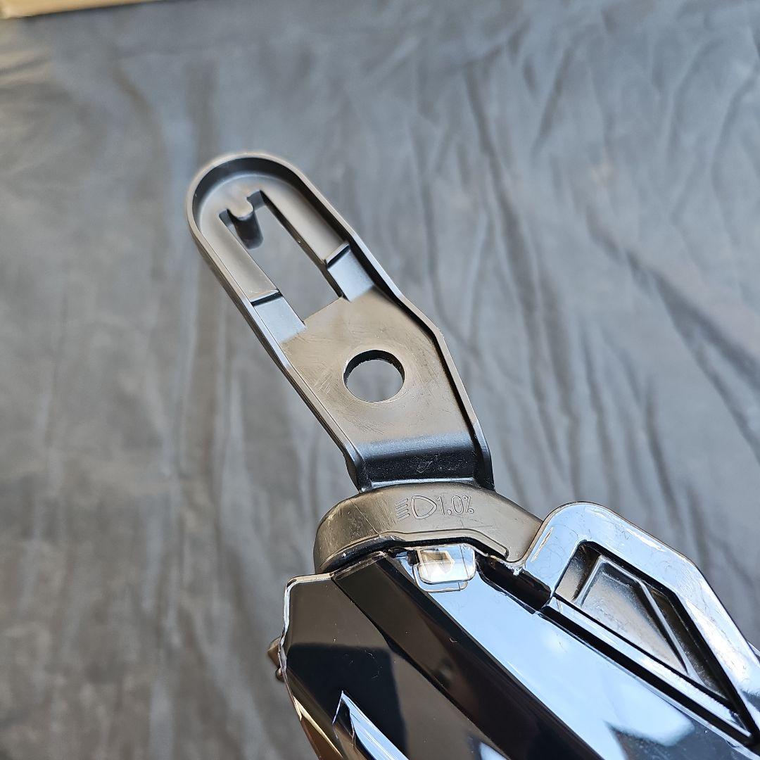 【TRDエンジニア】トヨタ 80系ハリアー 右ヘッドライト 中古