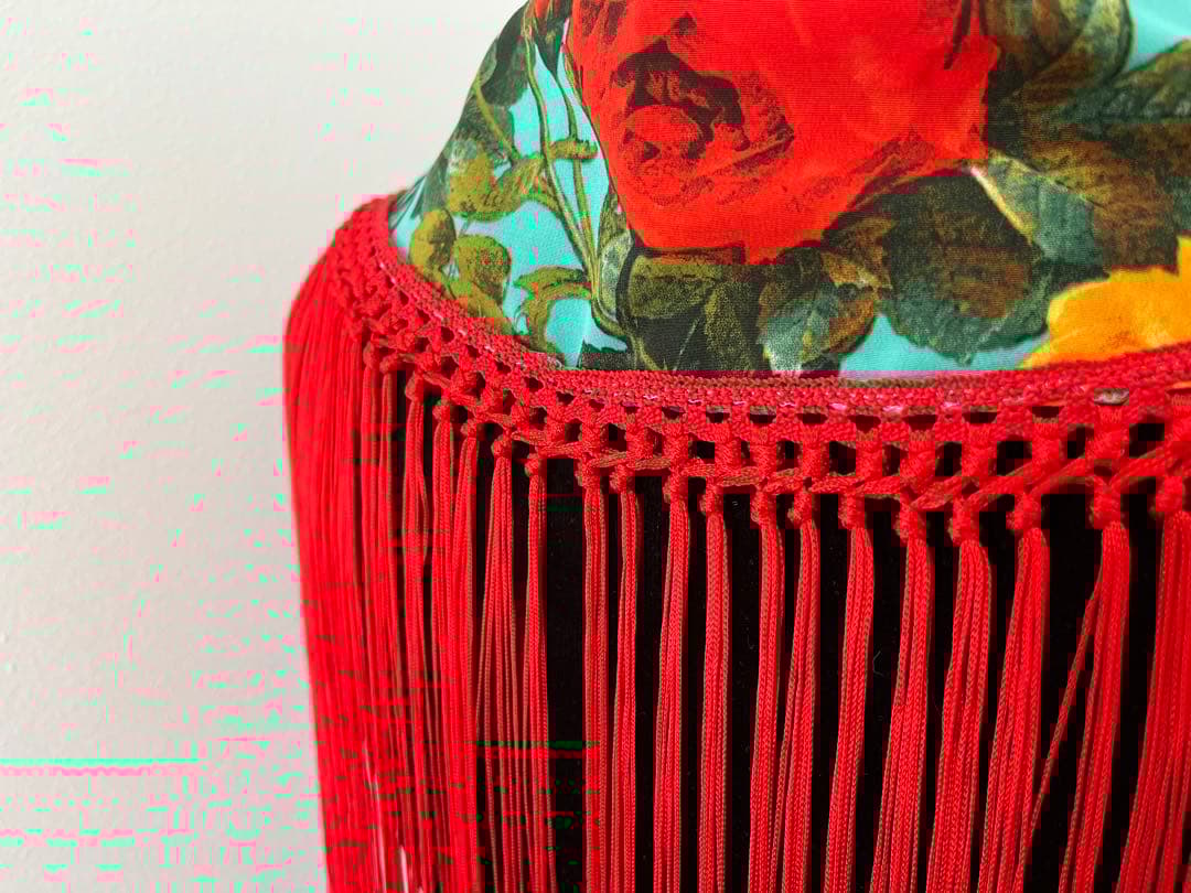 フラメンコ　ターコイズブルー花柄　レッドフレコ　スペイン製　マントンシージョ