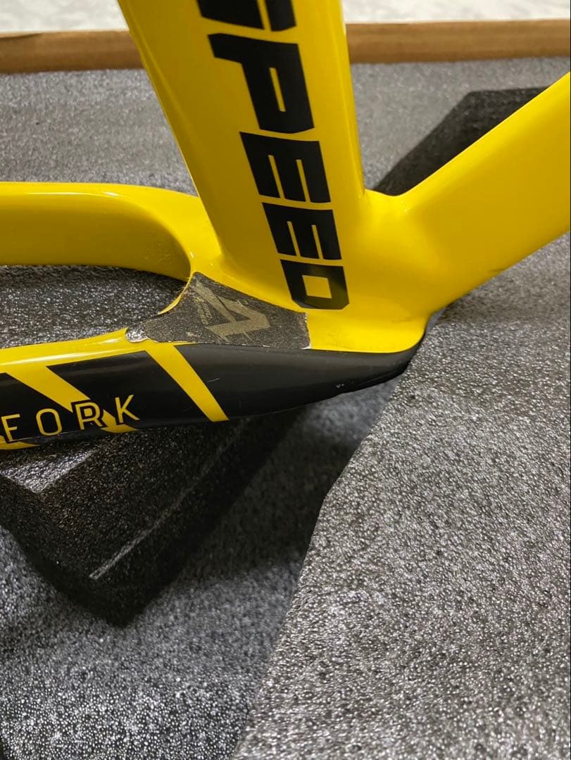 bike8 エアロスピード　カーボン　ランバイク　びっちゃんV2 ヘルメット付き