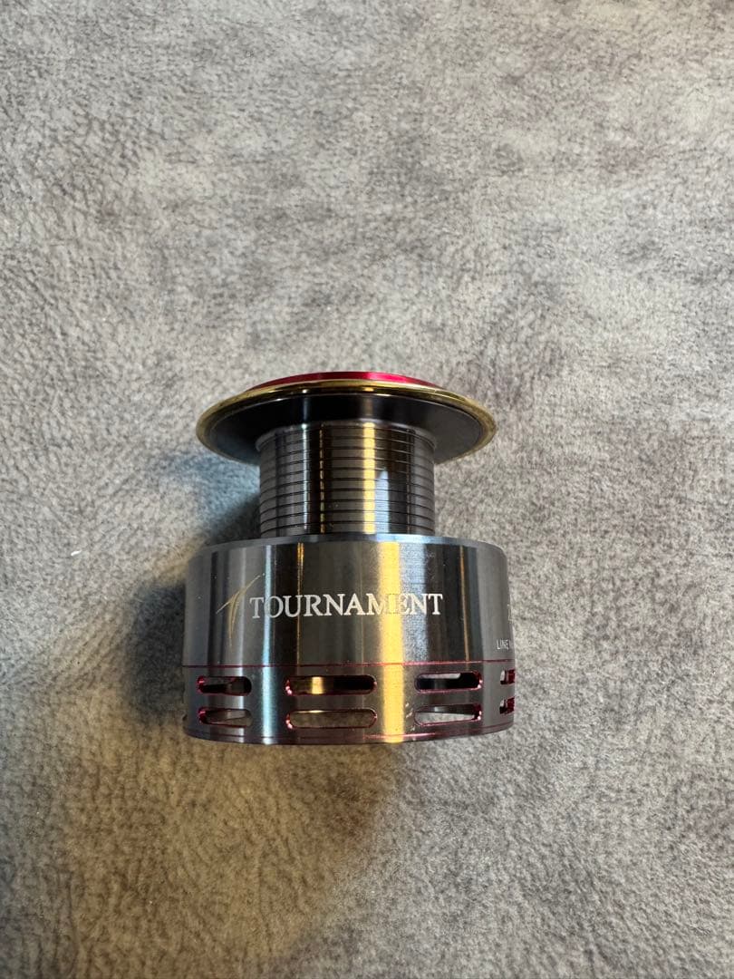 美品 ダイワ　06トーナメントISO Z3000LB