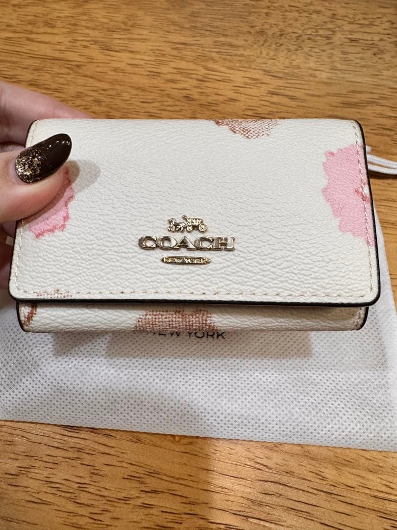 COACH 花柄レザーキーケース
