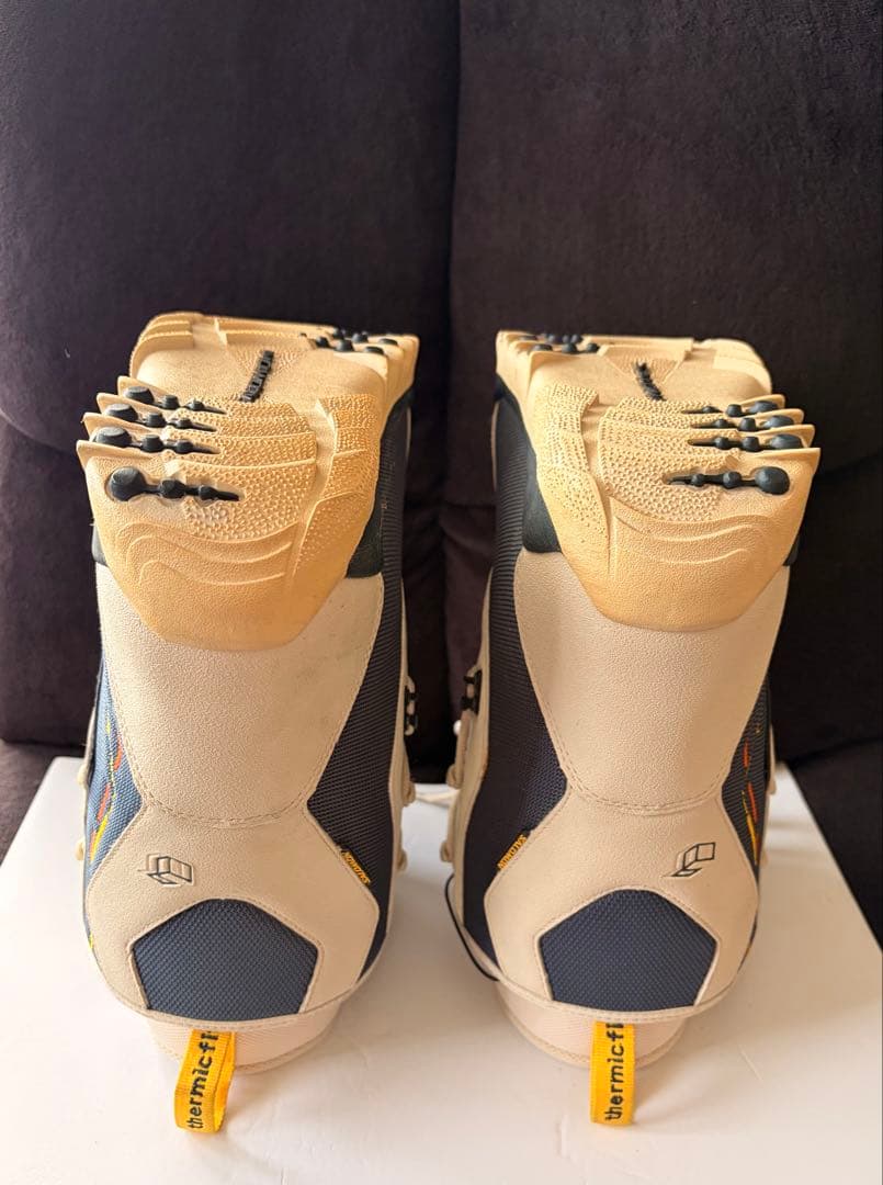 【SALOMON】スノーボードブーツ 24cm ホワイト系 紐タイプ サロモン