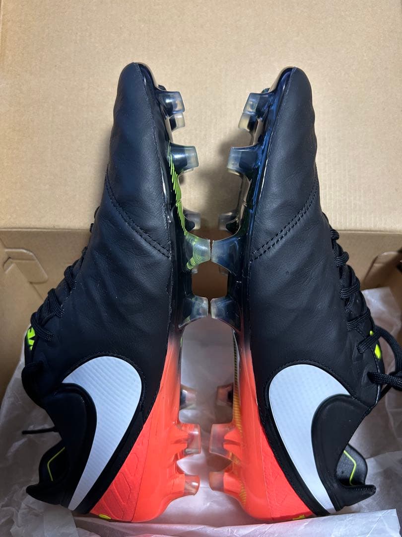 ナイキ サッカースパイク ティエンポ レジェンド6 FG 28cm