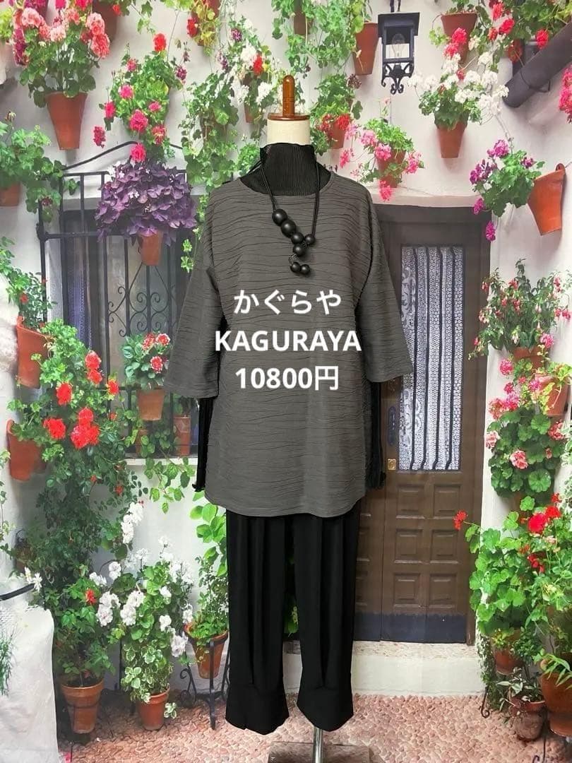 みみちゃんママ291フード付きB（WH)・289・275（BK）