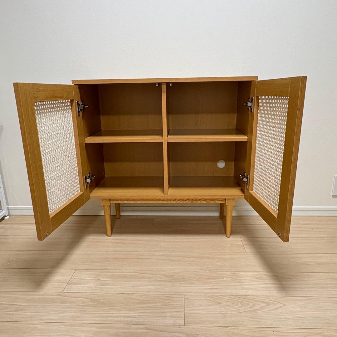 ナチュラル木製キャビネット ラタン風デザイン