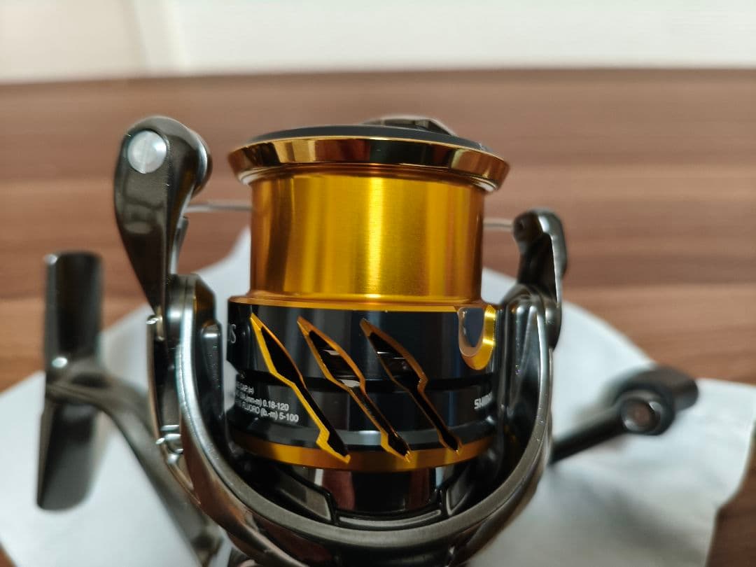 シマノ 20 ツインパワー 2500S スピニングリール SHIMANO