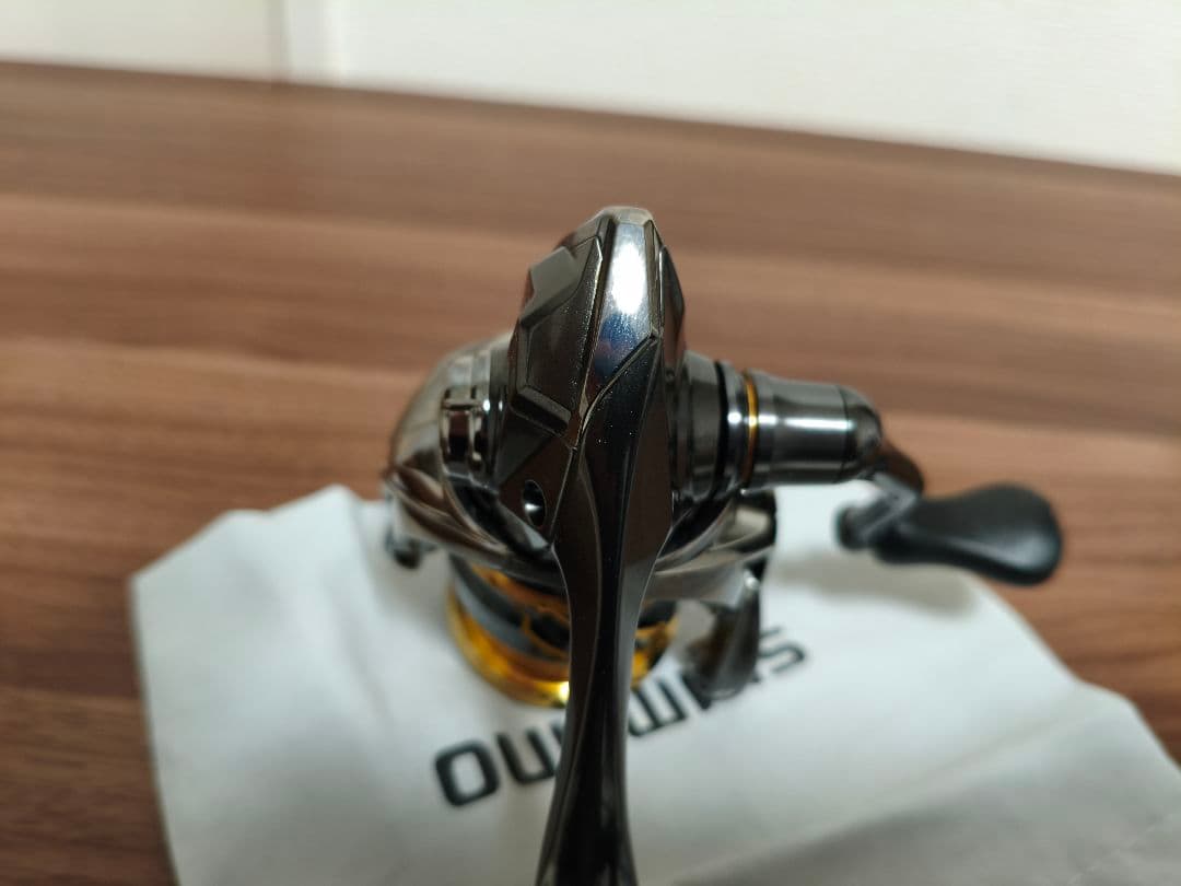 シマノ 20 ツインパワー 2500S スピニングリール SHIMANO