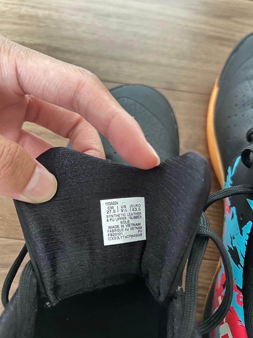 【新品未使用】asics フットサルシューズ 黒/青/赤