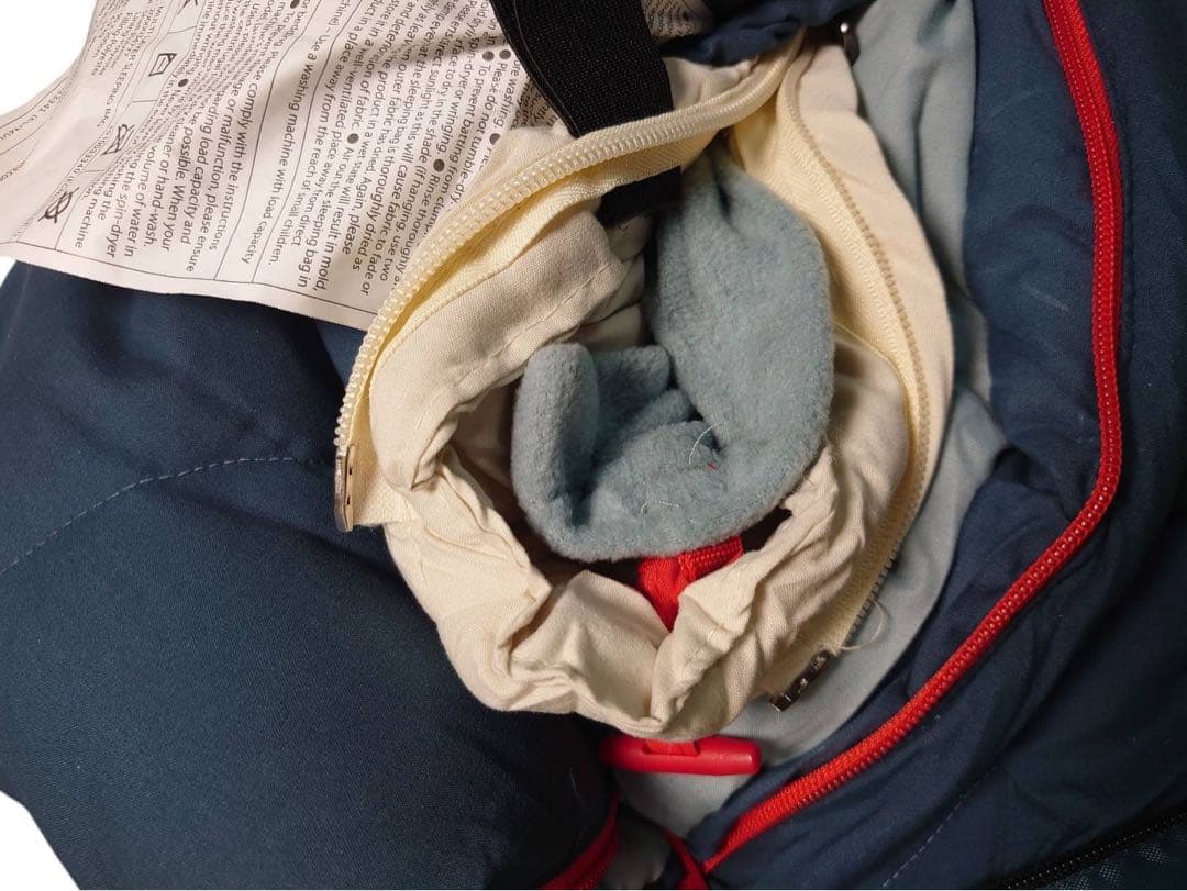 コールマン　マルチレイヤースリーピングバッグ 収納袋付き　Coleman