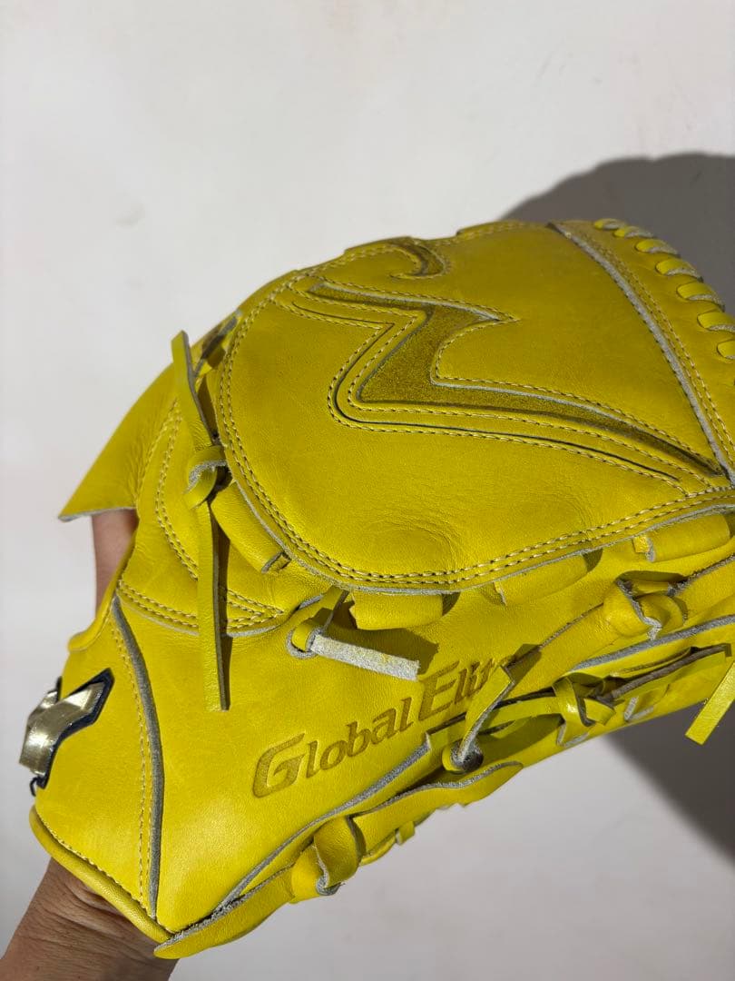 Mizuno Global Elite グローブ 右投げ イエロー　軟式